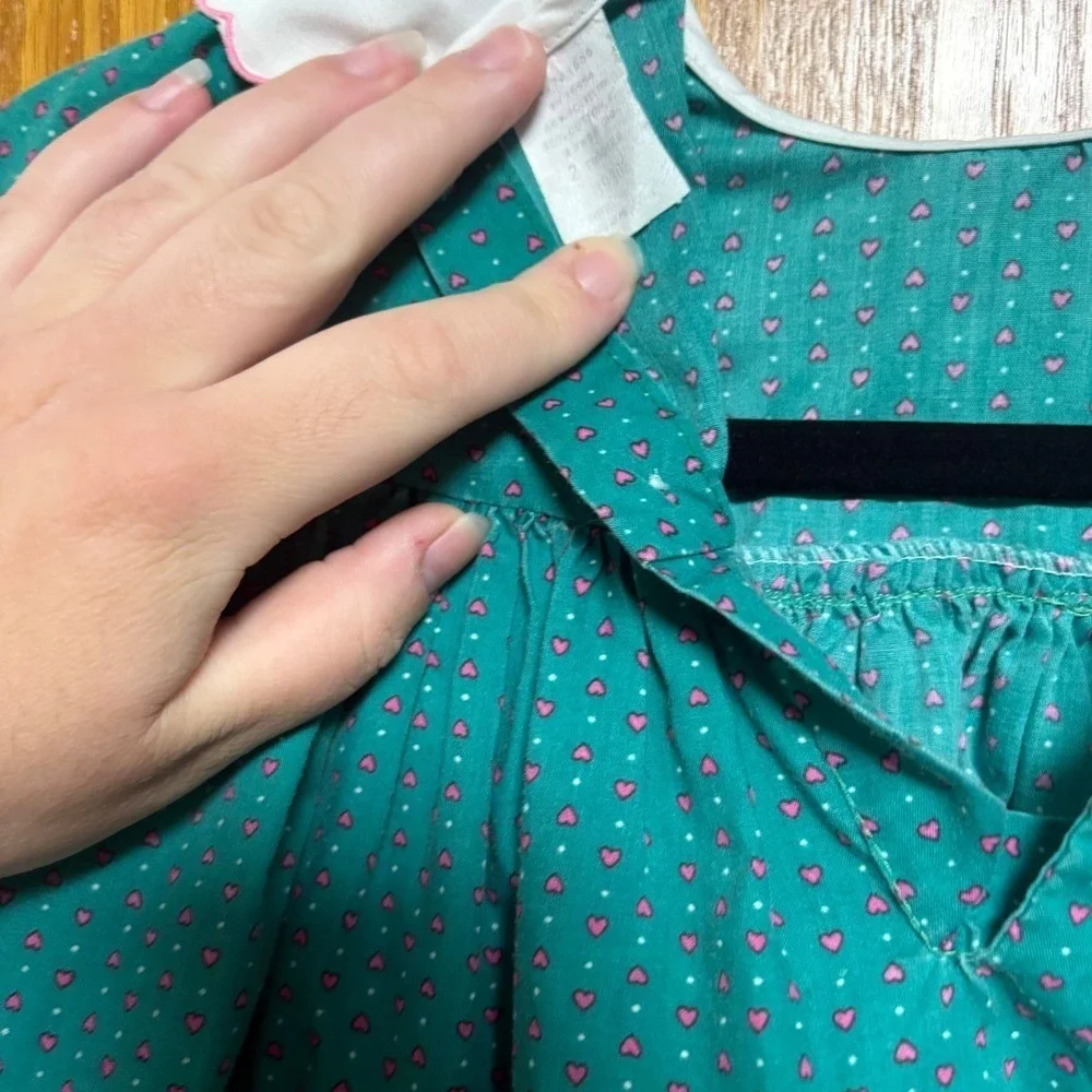 Vintage baby toddler  Green Heart Print Dress White Collar Pink Ribbon Detail